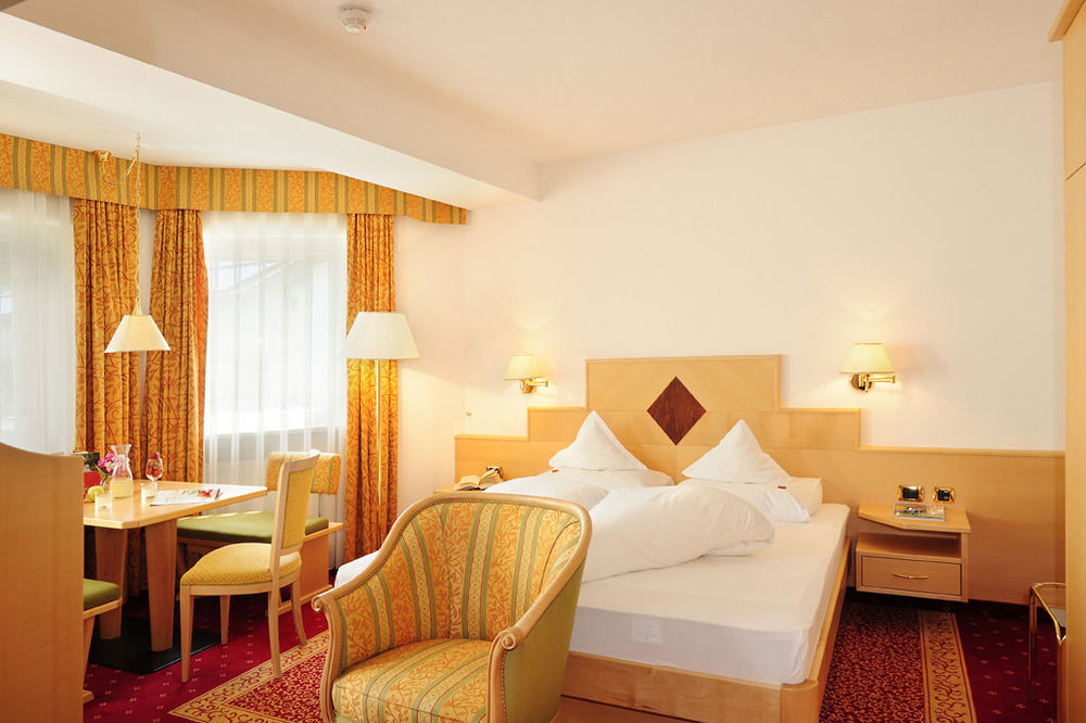 Hotel Das Stachelburg Parcines Exterior photo